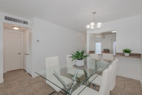 Condominio en venta en Hallandale Beach, Florida, 1 dormitorio, 65.03 m2 № 1210491 - foto 13