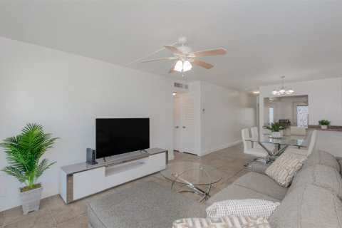 Condominio en venta en Hallandale Beach, Florida, 1 dormitorio, 65.03 m2 № 1210491 - foto 12