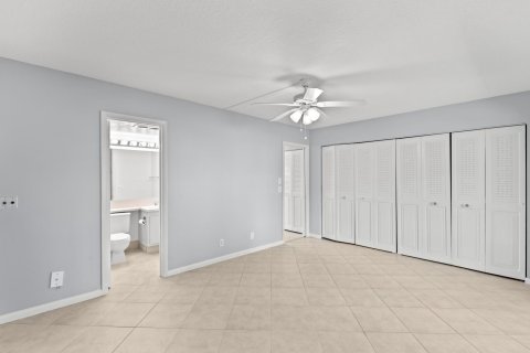 Condo in Deerfield Beach, Florida, 1 bedroom  № 1210443 - photo 18