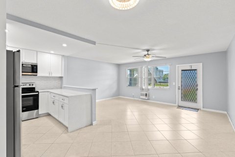 Condo in Deerfield Beach, Florida, 1 bedroom  № 1210443 - photo 26