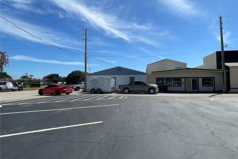 Commercial property in Clewiston, Florida № 1077371 - photo 12