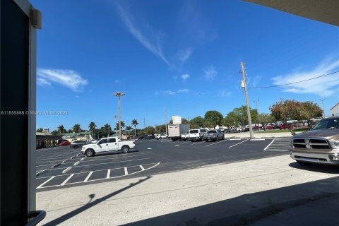 Commercial property in Clewiston, Florida № 1077371 - photo 8