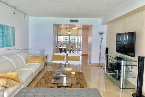 Condo in Sunny Isles Beach, Florida, 3 bedrooms  № 1401429 - photo 24