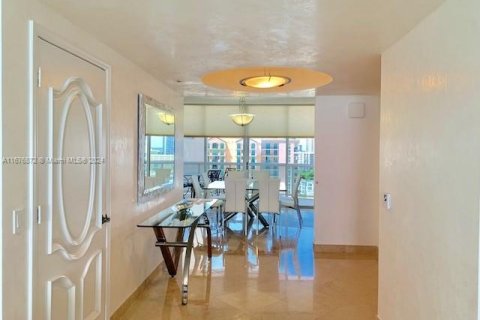 Condo in Sunny Isles Beach, Florida, 3 bedrooms  № 1401429 - photo 26