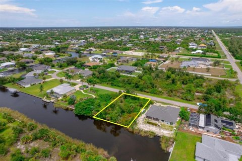 Terreno en venta en Port Charlotte, Florida № 1346547 - foto 1