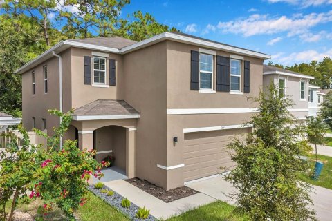 Casa en venta en New Port Richey, Florida, 4 dormitorios, 209.96 m2 № 1352288 - foto 1