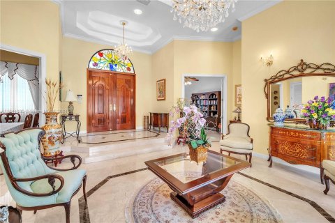 House in Coral Gables, Florida 5 bedrooms, 340.77 sq.m. № 1325527 - photo 11