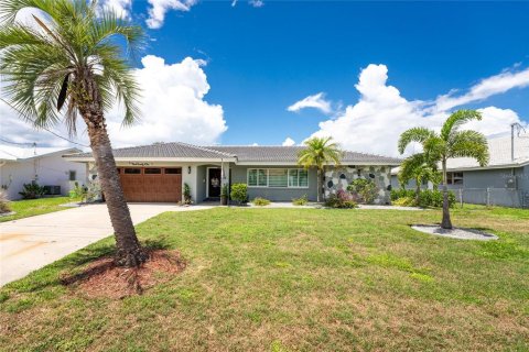 Villa ou maison à vendre à Punta Gorda, Floride: 4 chambres, 178.93 m2 № 1260567 - photo 3