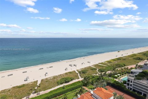 Copropriété à vendre à Miami Beach, Floride: 3 chambres, 369.94 m2 № 1345815 - photo 1