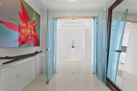 Condo in Miami Beach, Florida, 3 bedrooms  № 1345815 - photo 3