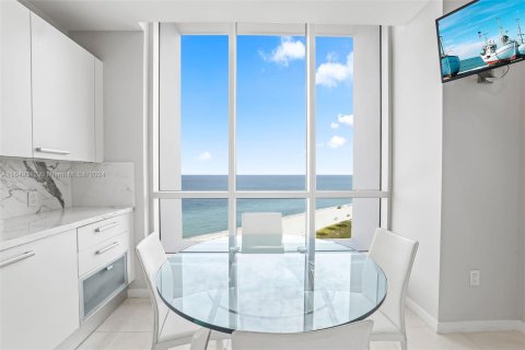 Copropriété à vendre à Miami Beach, Floride: 3 chambres, 369.94 m2 № 1345815 - photo 18