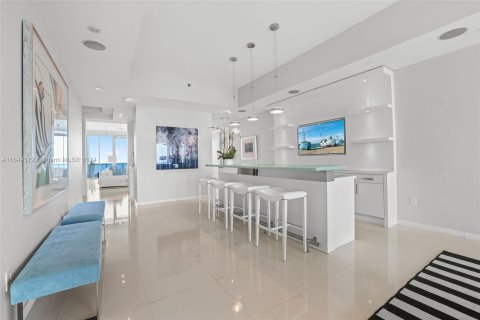 Condo in Miami Beach, Florida, 3 bedrooms  № 1345815 - photo 27