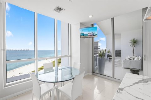 Copropriété à vendre à Miami Beach, Floride: 3 chambres, 369.94 m2 № 1345815 - photo 17