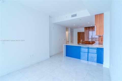 Condo in Miami, Florida, 1 bedroom  № 1345734 - photo 7