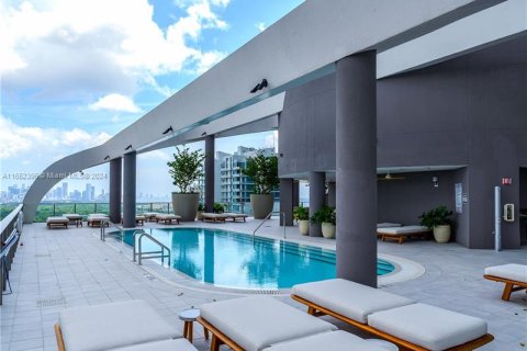 Condo in Miami, Florida, 1 bedroom  № 1345734 - photo 23