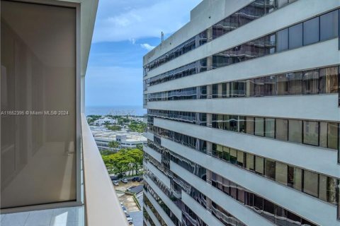 Condo in Miami, Florida, 1 bedroom  № 1345734 - photo 4