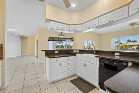 Villa ou maison à vendre à Punta Gorda, Floride: 3 chambres, 277.5 m2 № 1067195 - photo 19