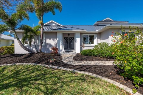 Villa ou maison à vendre à Punta Gorda, Floride: 3 chambres, 277.5 m2 № 1067195 - photo 6