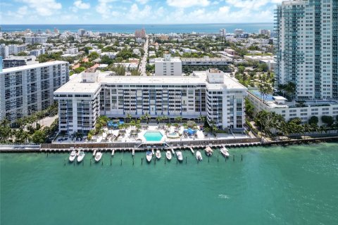 Condo in Miami Beach, Florida, 1 bedroom  № 1234134 - photo 16