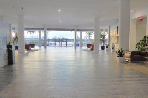 Condo in Miami Beach, Florida, 1 bedroom  № 1234134 - photo 12