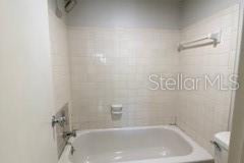 Condo in Tampa, Florida, 2 bedrooms  № 1383161 - photo 12