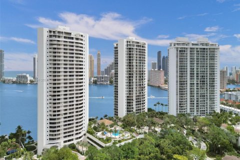 Condo in Aventura, Florida, 2 bedrooms  № 1045082 - photo 27