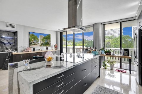 Condominio en venta en Aventura, Florida, 2 dormitorios, 141.21 m2 № 1045082 - foto 1