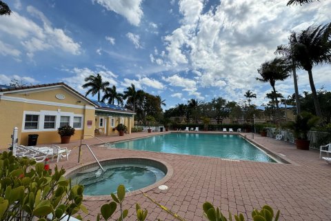 Townhouse in Royal Palm Beach, Florida 4 bedrooms, 169.64 sq.m. № 1099101 - photo 27