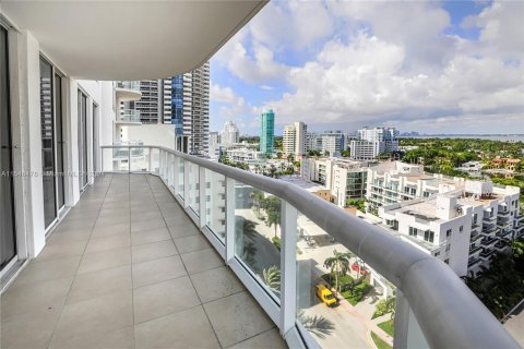 Condo in Miami Beach, Florida, 2 bedrooms  № 1053966 - photo 30