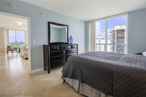 Condo in Miami Beach, Florida, 2 bedrooms  № 1053966 - photo 21