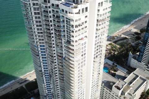 Condo in Miami Beach, Florida, 2 bedrooms  № 1053966 - photo 3