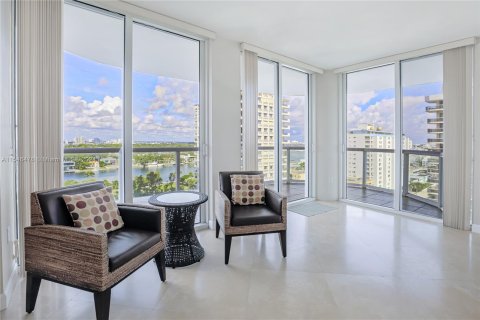 Condo in Miami Beach, Florida, 2 bedrooms  № 1053966 - photo 18