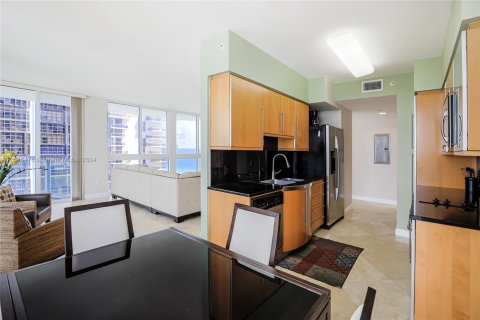 Condo in Miami Beach, Florida, 2 bedrooms  № 1053966 - photo 26