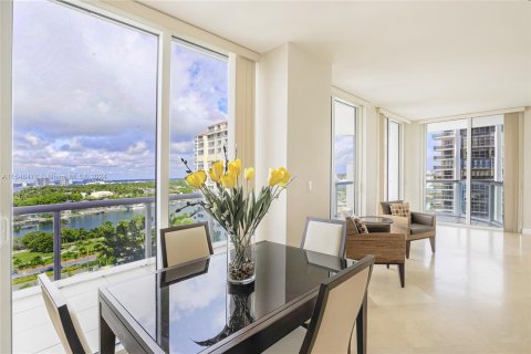 Condo in Miami Beach, Florida, 2 bedrooms  № 1053966 - photo 25