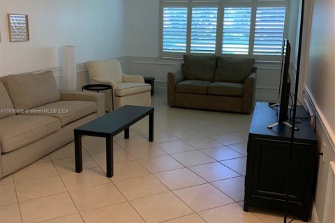 Condominio en alquiler en Coconut Creek, Florida, 3 dormitorios, 103.96 m2 № 1357096 - foto 2