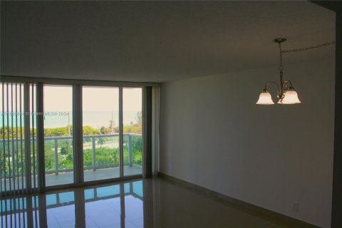 Copropriété à louer à Sunny Isles Beach, Floride: 1 chambre, 92.07 m2 № 1357098 - photo 4