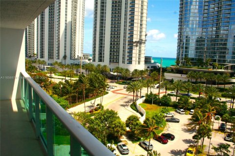 Copropriété à louer à Sunny Isles Beach, Floride: 1 chambre, 92.07 m2 № 1357098 - photo 2