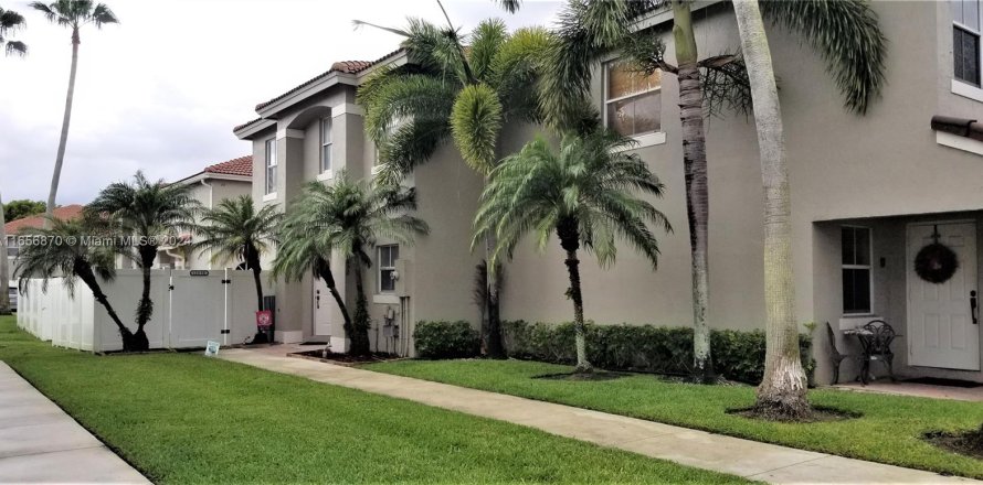 Townhouse in Miramar, Florida 3 bedrooms, 143.72 sq.m. № 1357097