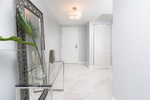 Condo in Sunny Isles Beach, Florida, 3 bedrooms  № 1357049 - photo 13