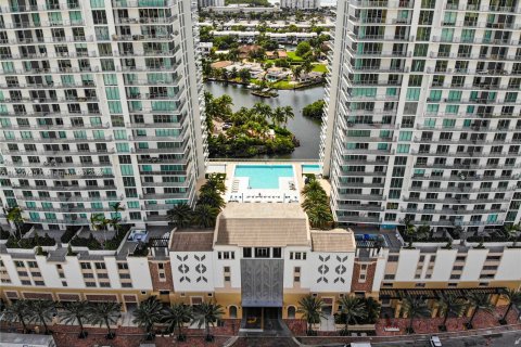 Condo in Sunny Isles Beach, Florida, 3 bedrooms  № 1357049 - photo 19