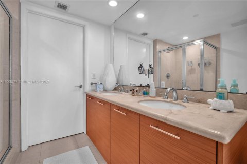 Condo in Miami, Florida, 2 bedrooms  № 1405901 - photo 25