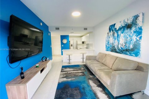 Condominio en venta en Miami, Florida, 1 dormitorio, 49.24 m2 № 1405940 - foto 1