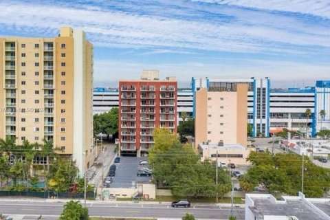 Condominio en venta en Miami, Florida, 1 dormitorio, 49.24 m2 № 1405940 - foto 21