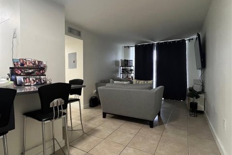 Copropriété à vendre à Miami, Floride: 2 chambres, 80.82 m2 № 1399841 - photo 2