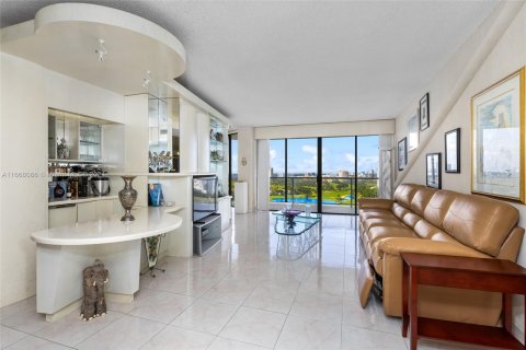 Condo in Aventura, Florida, 2 bedrooms  № 1399840 - photo 12