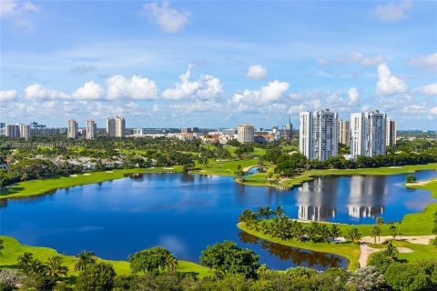 Condo in Aventura, Florida, 2 bedrooms  № 1399840 - photo 24