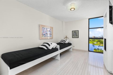 Condo in Aventura, Florida, 2 bedrooms  № 1399840 - photo 20