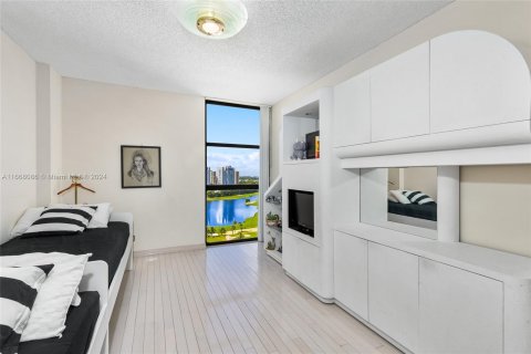 Condo in Aventura, Florida, 2 bedrooms  № 1399840 - photo 19