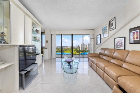 Condo in Aventura, Florida, 2 bedrooms  № 1399840 - photo 1