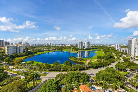 Condo in Aventura, Florida, 2 bedrooms  № 1399840 - photo 25